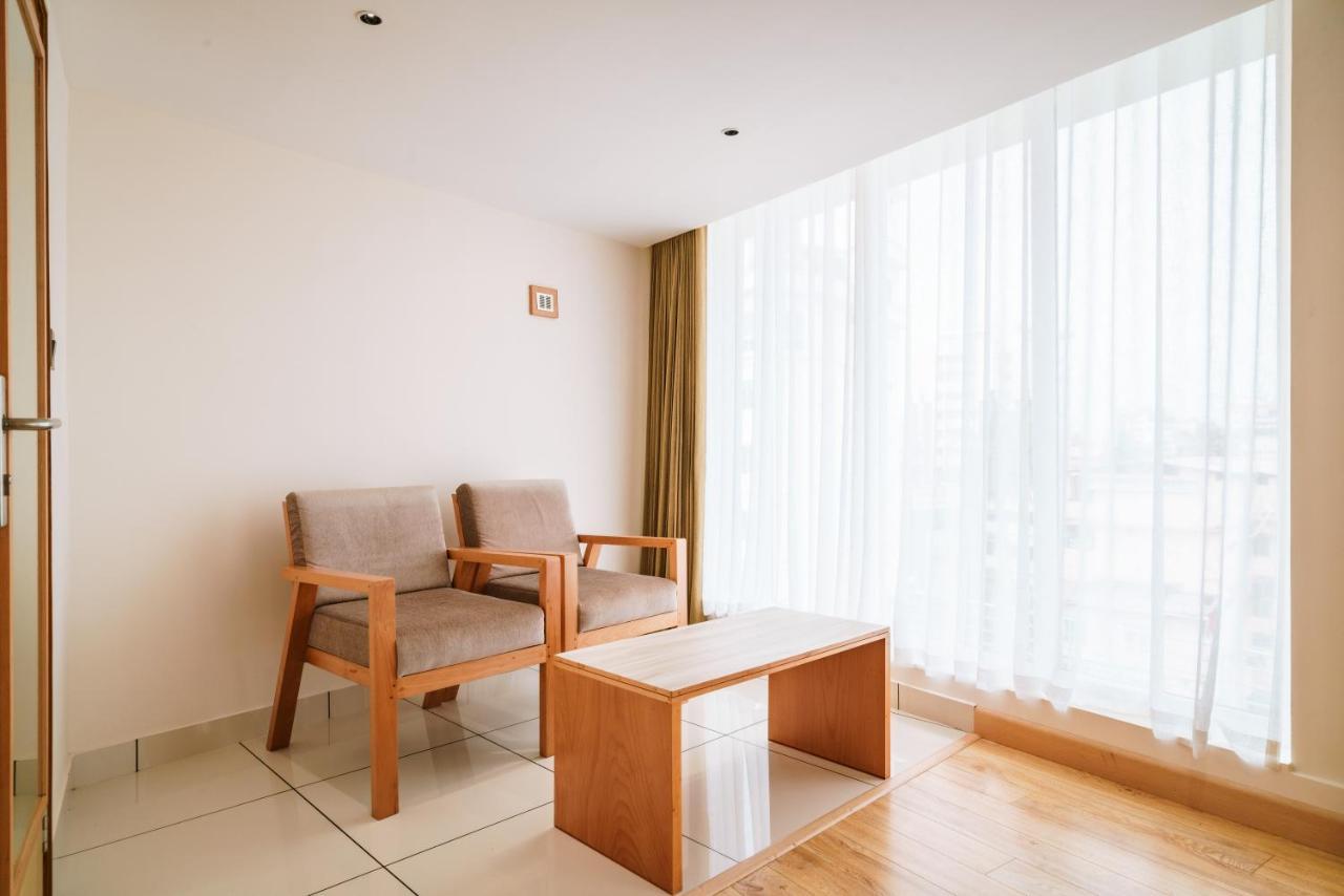 Townbridge Hotels & Suites Kochi Extérieur photo