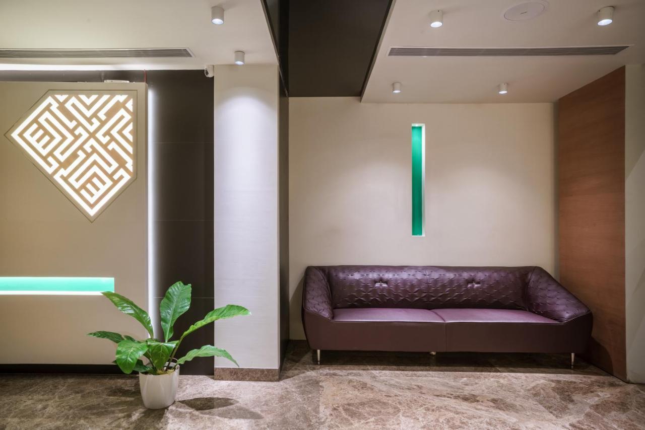 Townbridge Hotels & Suites Kochi Extérieur photo