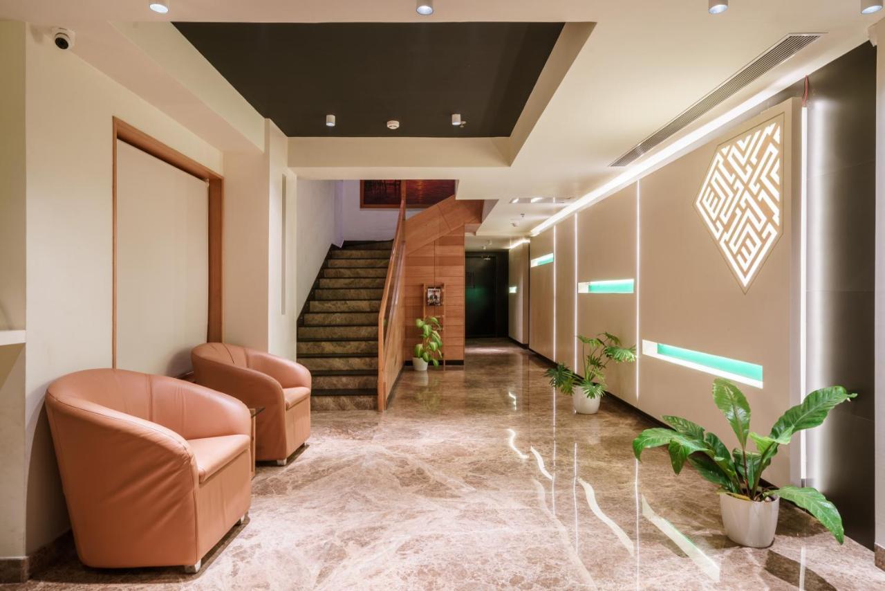 Townbridge Hotels & Suites Kochi Extérieur photo